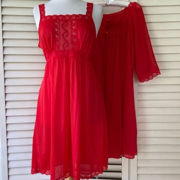 1960's Texsheen Nylon Peignoir Gown And Robe
